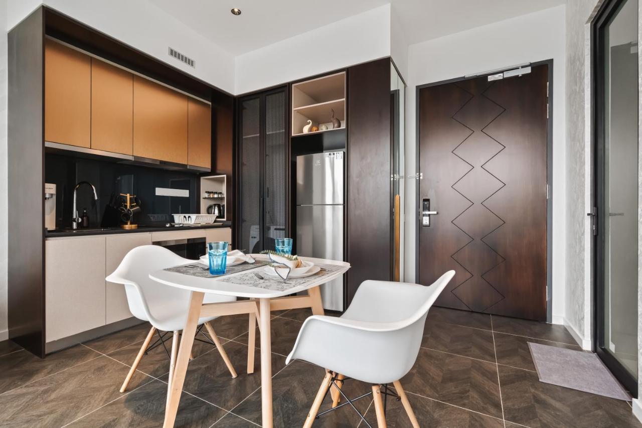 Scarletz Klcc Apartments By Soulasia Kuala Lumpur Exteriör bild