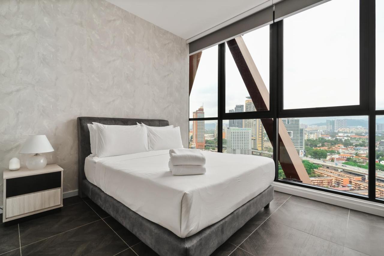 Scarletz Klcc Apartments By Soulasia Kuala Lumpur Exteriör bild