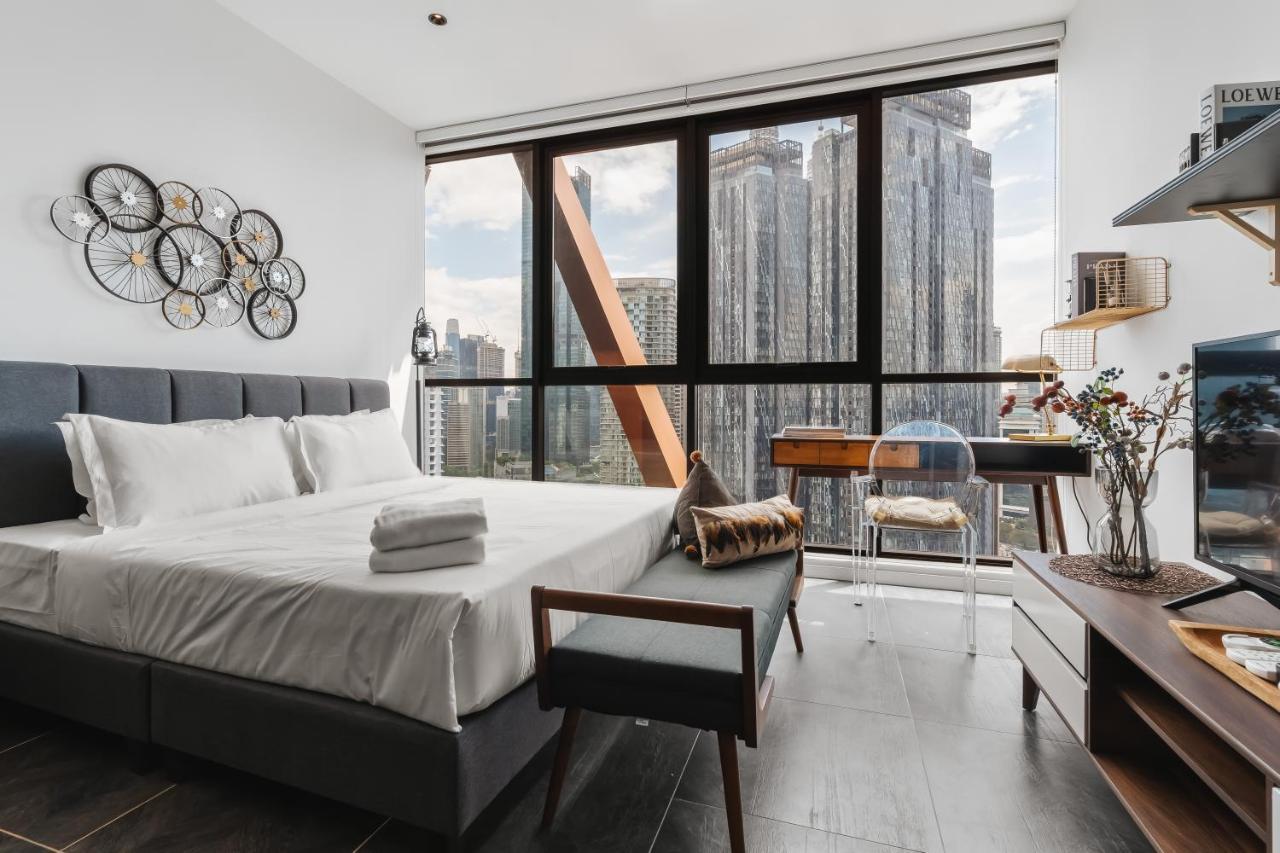 Scarletz Klcc Apartments By Soulasia Kuala Lumpur Exteriör bild