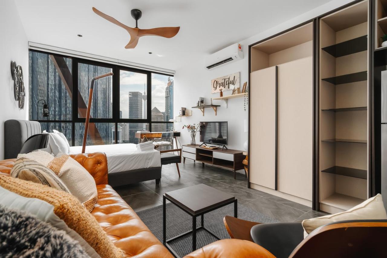 Scarletz Klcc Apartments By Soulasia Kuala Lumpur Exteriör bild