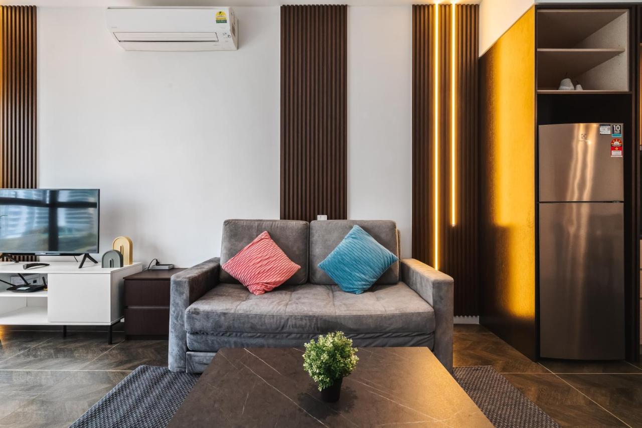 Scarletz Klcc Apartments By Soulasia Kuala Lumpur Exteriör bild