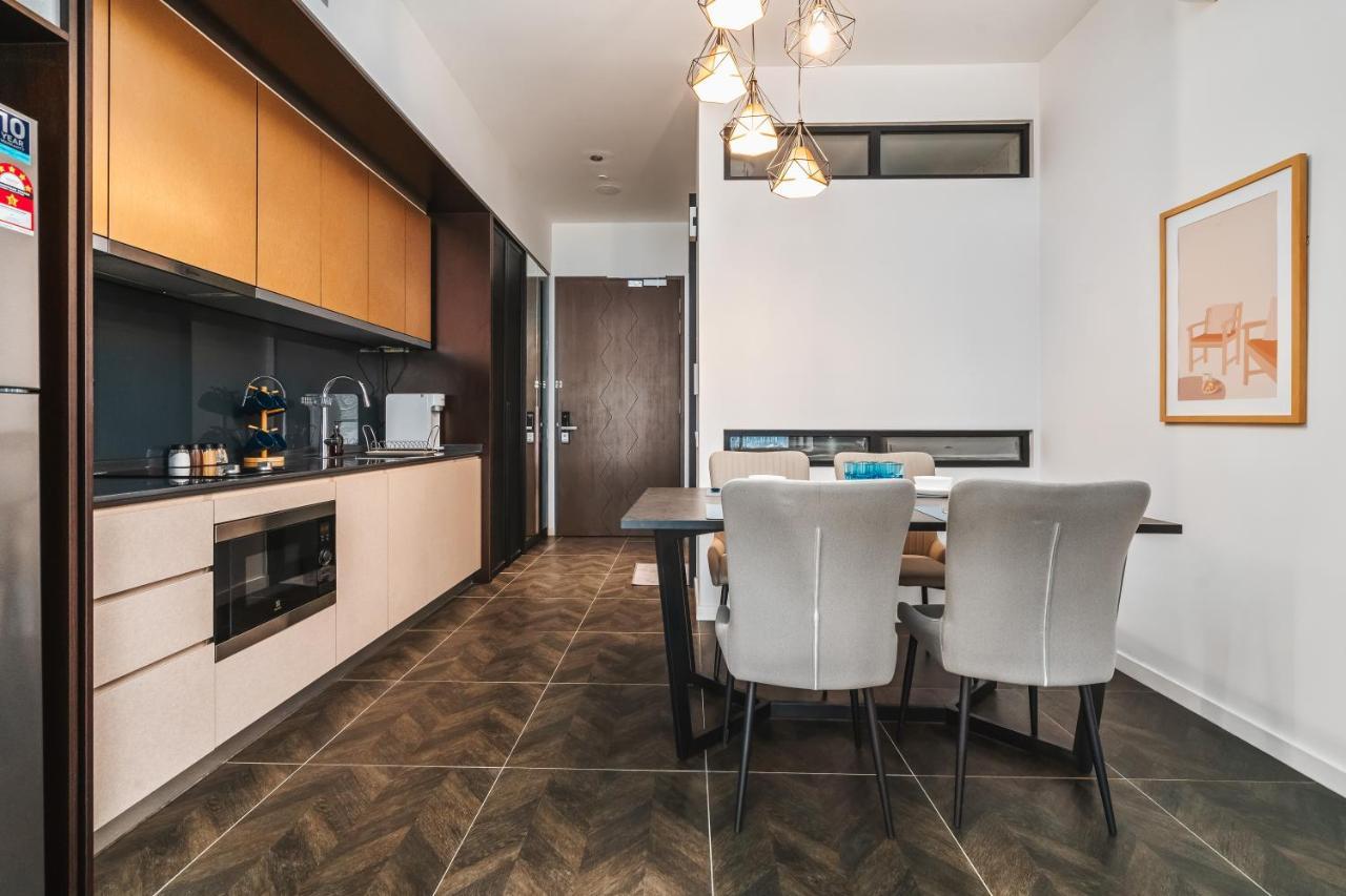 Scarletz Klcc Apartments By Soulasia Kuala Lumpur Exteriör bild