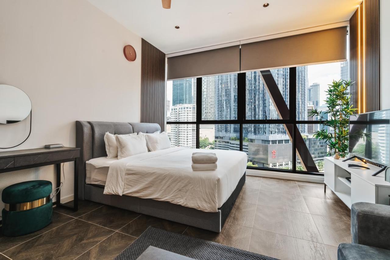 Scarletz Klcc Apartments By Soulasia Kuala Lumpur Exteriör bild