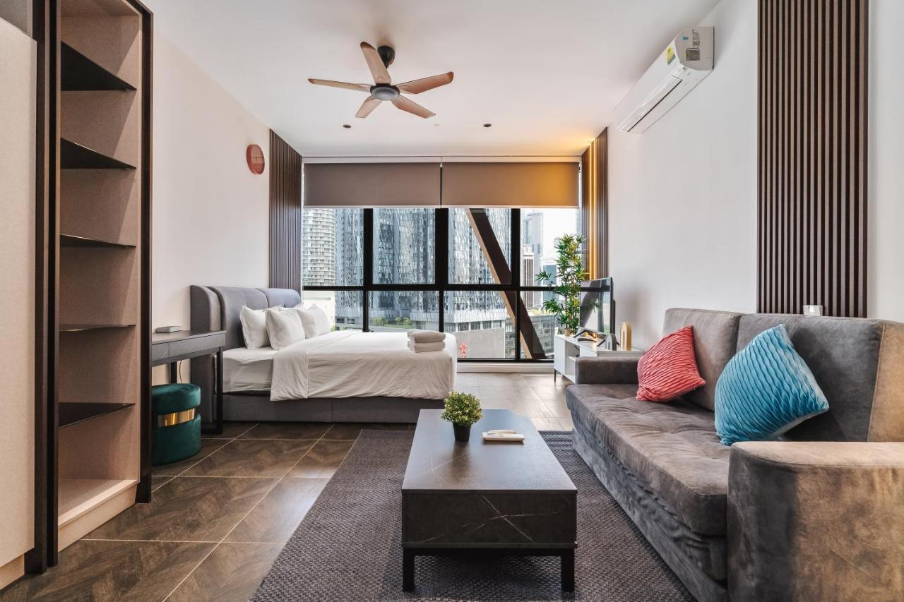 Scarletz Klcc Apartments By Soulasia Kuala Lumpur Exteriör bild